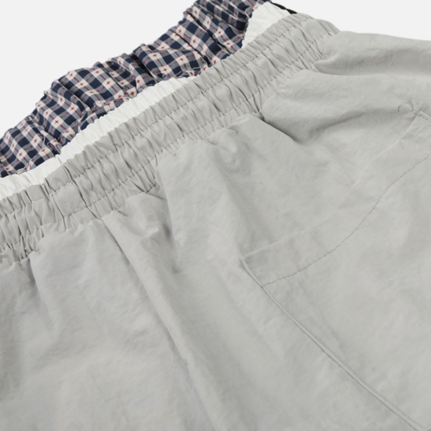 Hosen mit falschem Lagen-Doppelbund