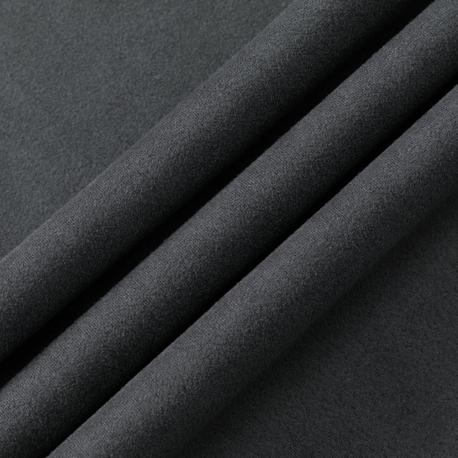 Strukturiertes, farblich abgesetztes, besticktes T-Shirt