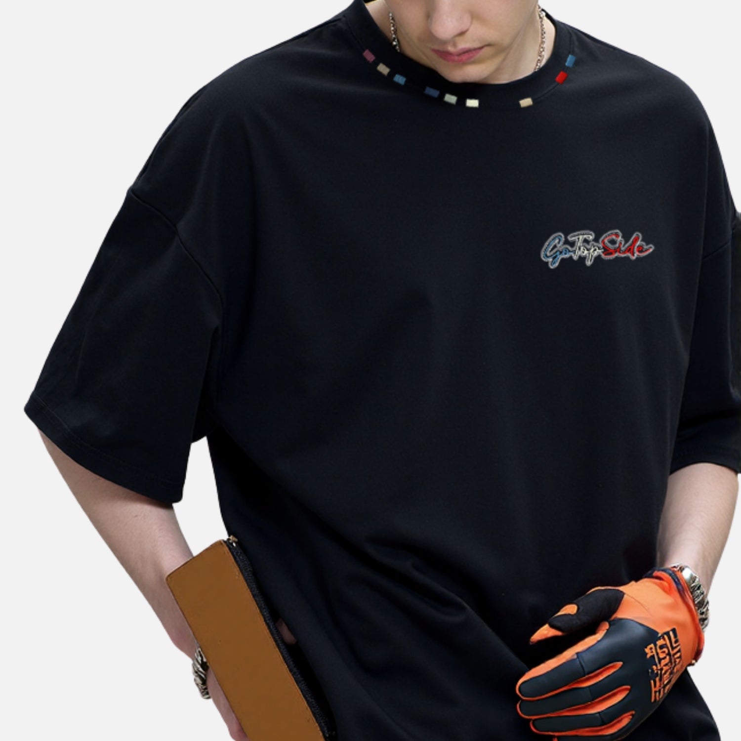 Color-Embroidered Short Sleeve Tee