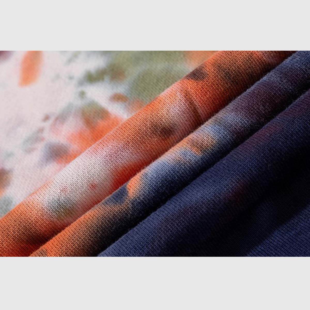 Sudadera con capucha vibrante con efecto tie-dye