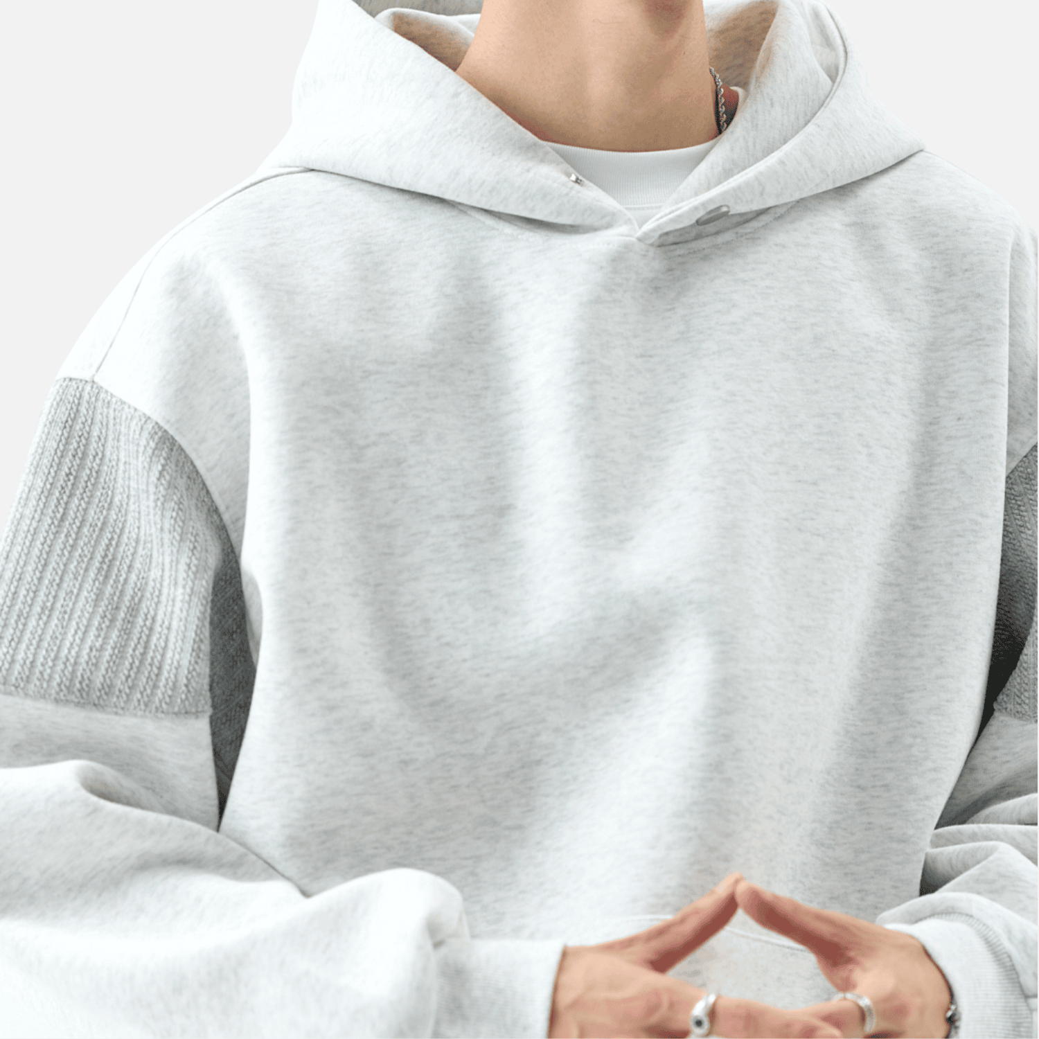 Sudadera minimalista con bolsillo