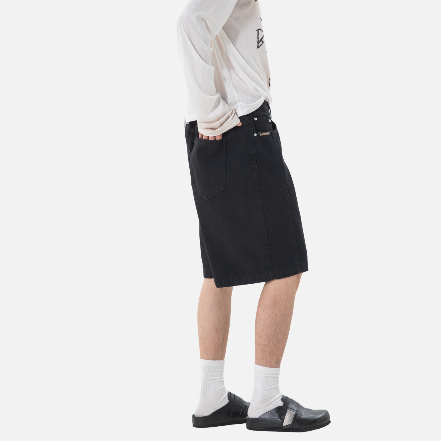 Pantalón corto cargo de sarga texturizada