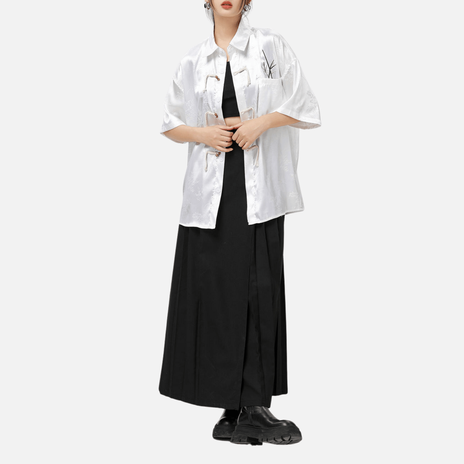 Elegantes Hemd mit Herzstickerei