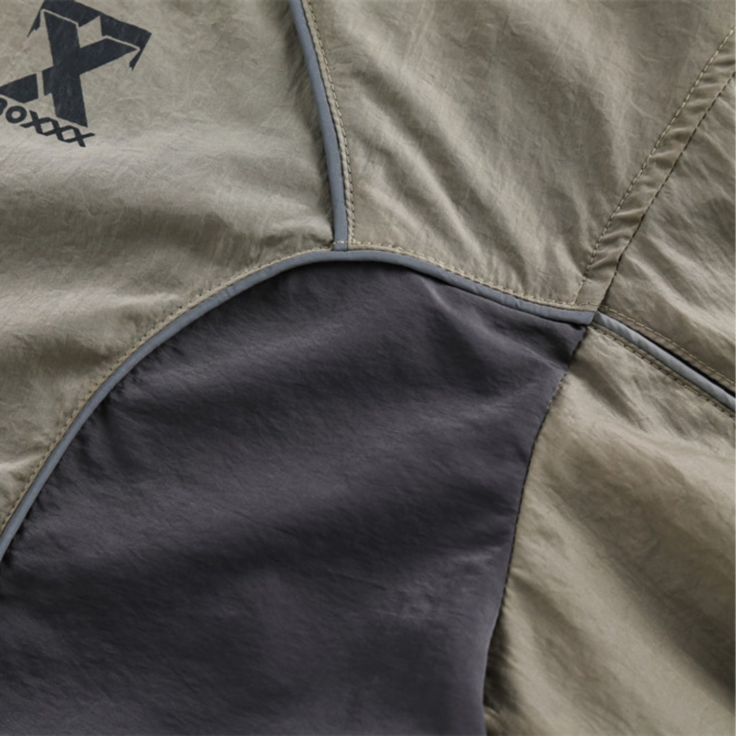 Outdoor-Renn-T-Shirt mit Farbkontrasten