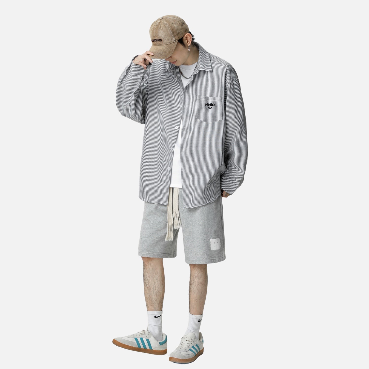 Gestreiftes Hemd mit bestickter Tasche