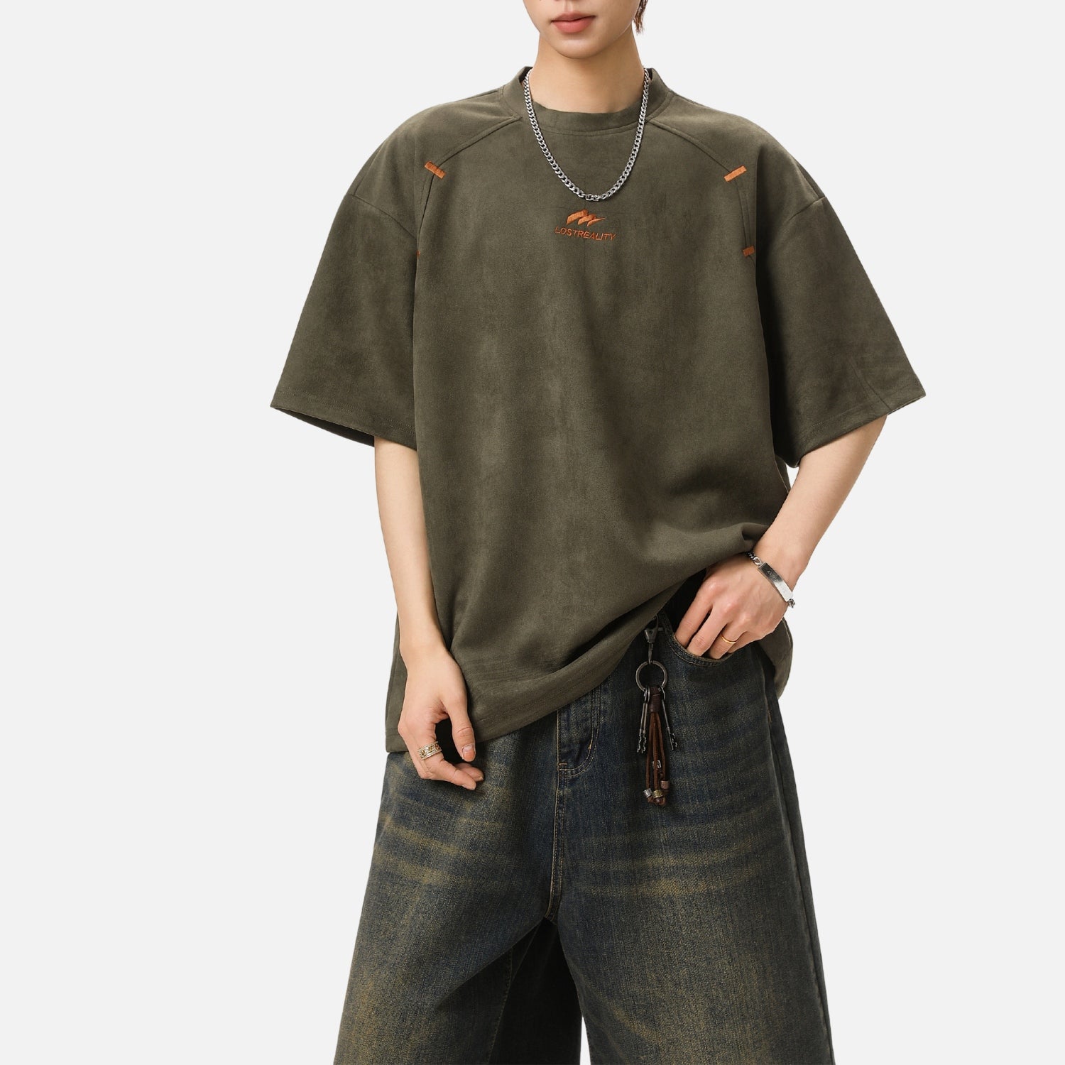 Camiseta bordada con bloques de color estructurados