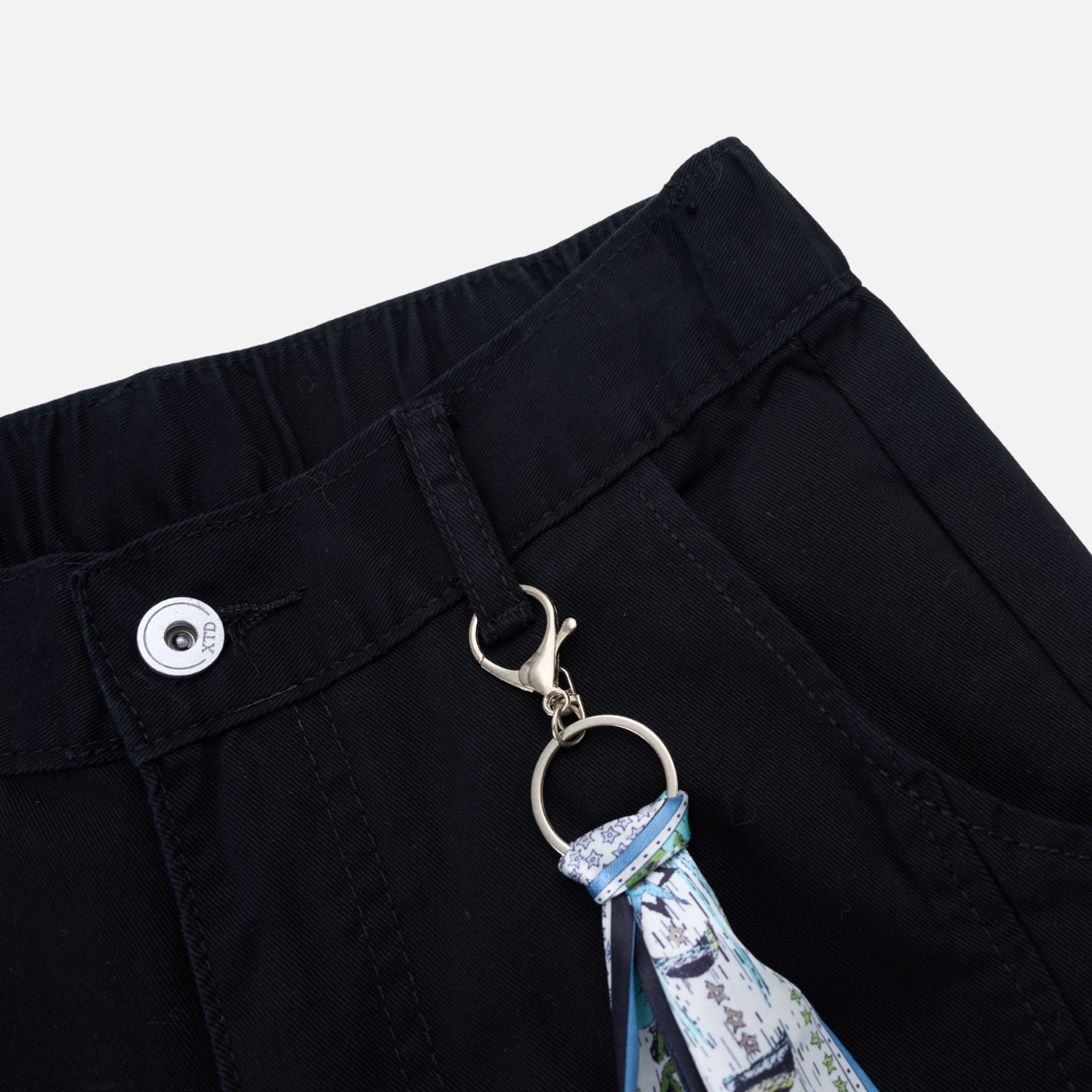 Pendant Detail Slant Cargo Baggy Pants