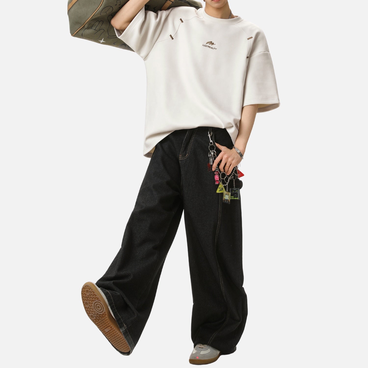 Strukturiertes, farblich abgesetztes, besticktes T-Shirt