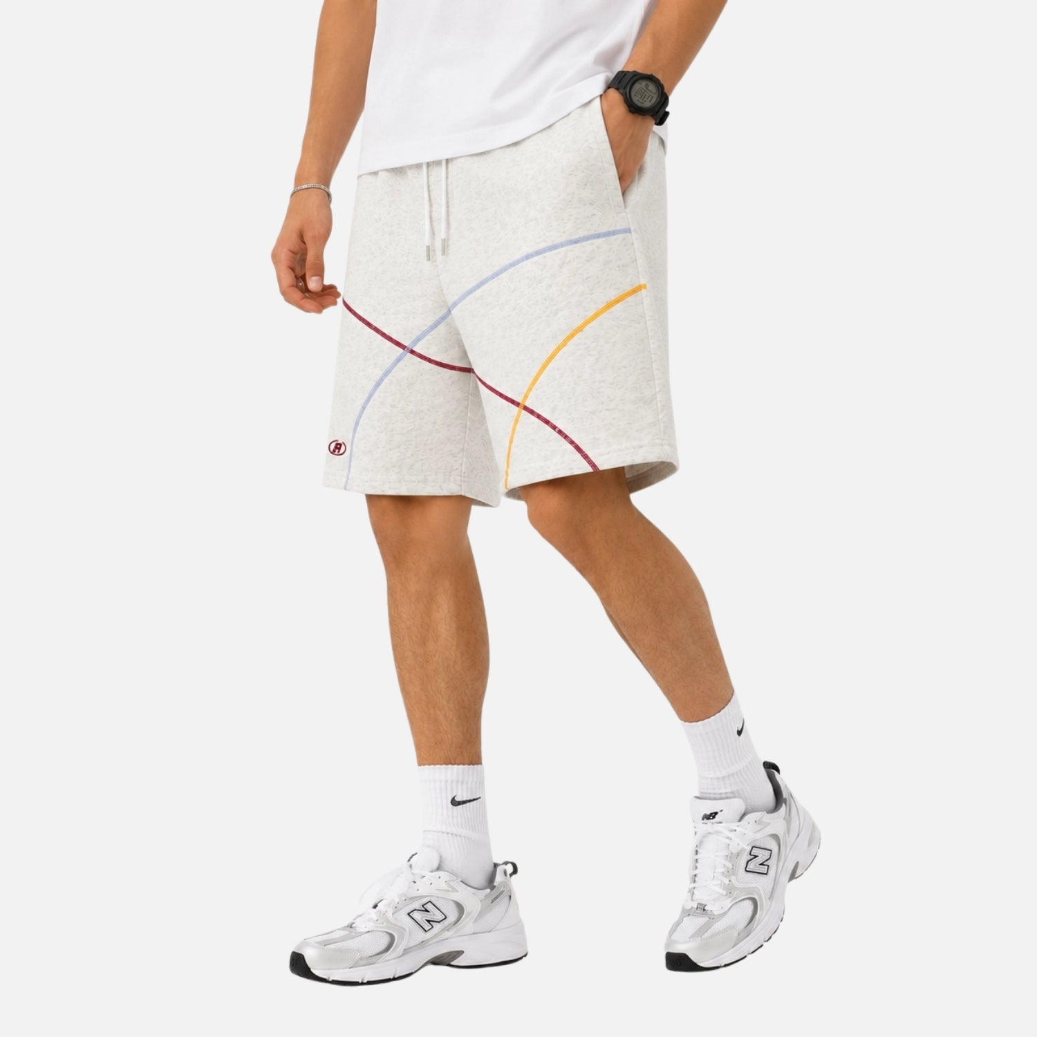Shorts mit Kontrastnähten