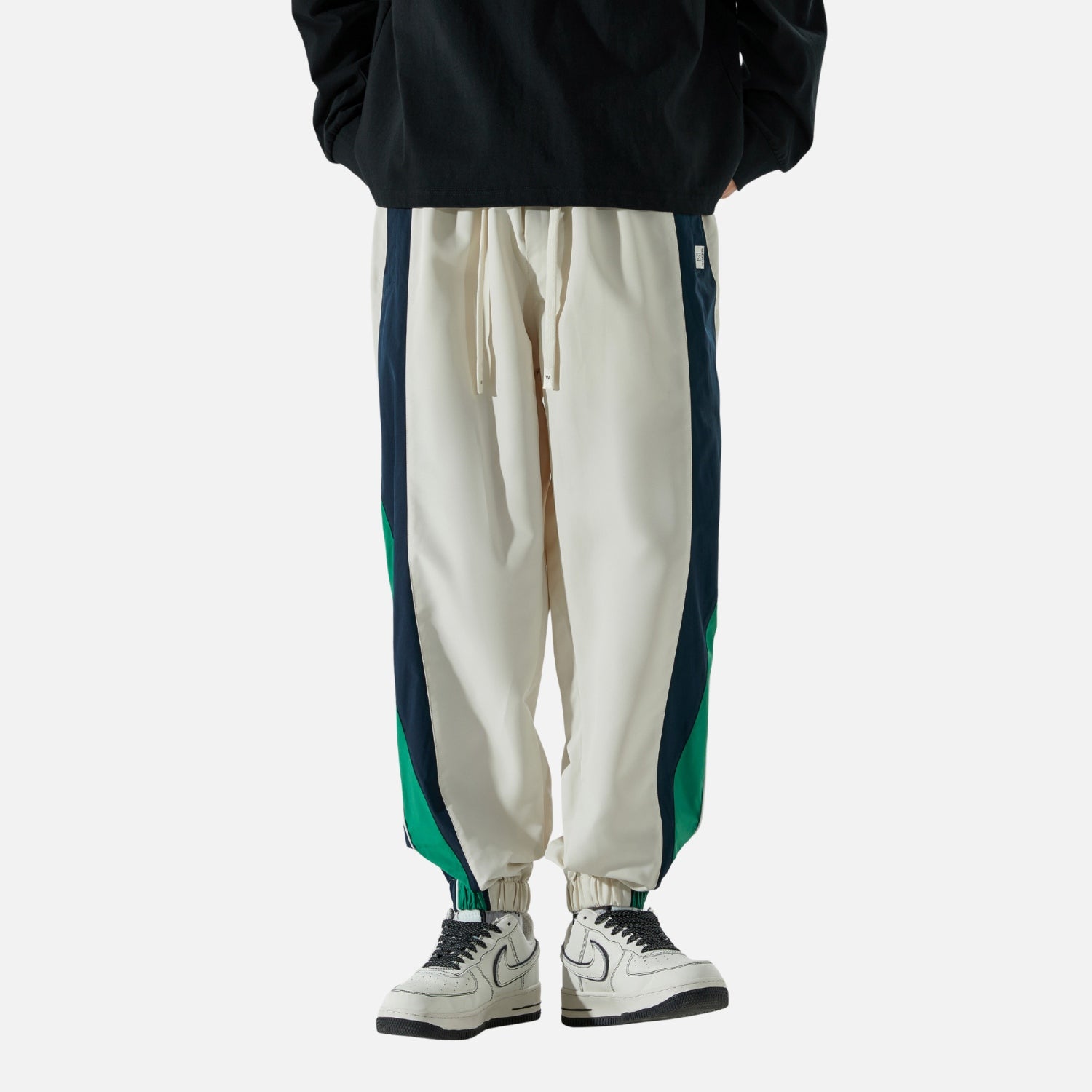 Jogginghose mit Kontrasteinsätzen