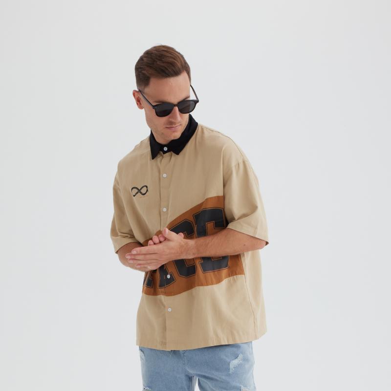 Buchstaben-Patchwork-Hemden