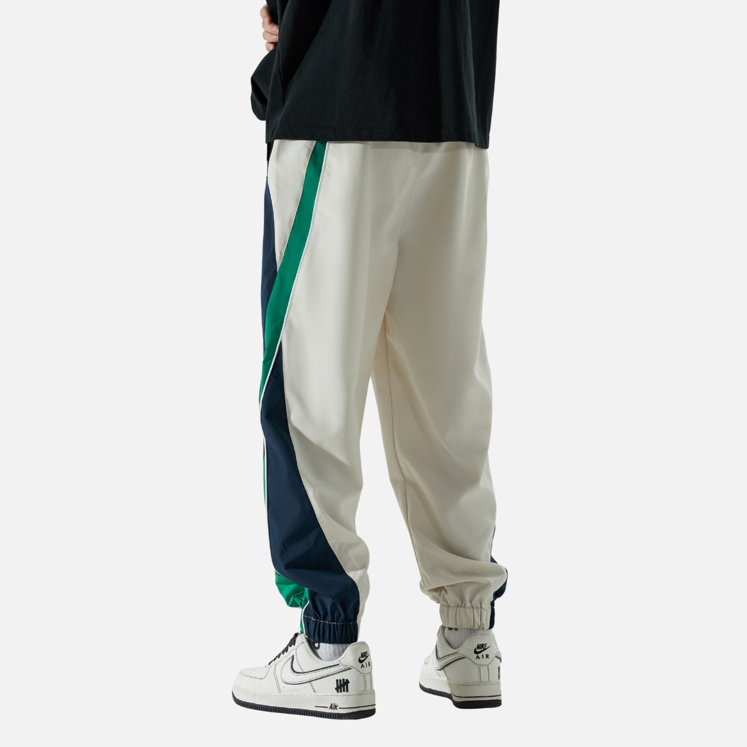 Jogginghose mit Kontrasteinsätzen