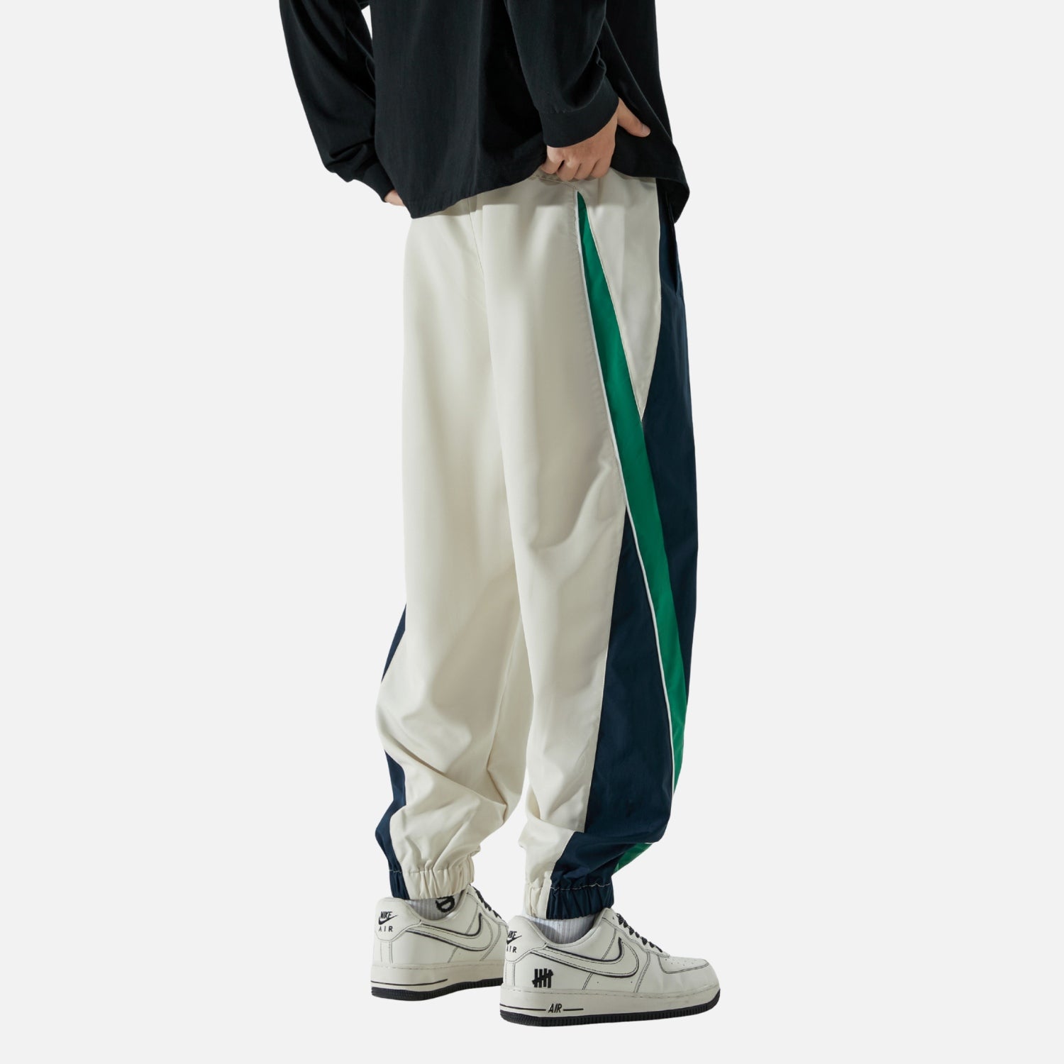 Jogginghose mit Kontrasteinsätzen