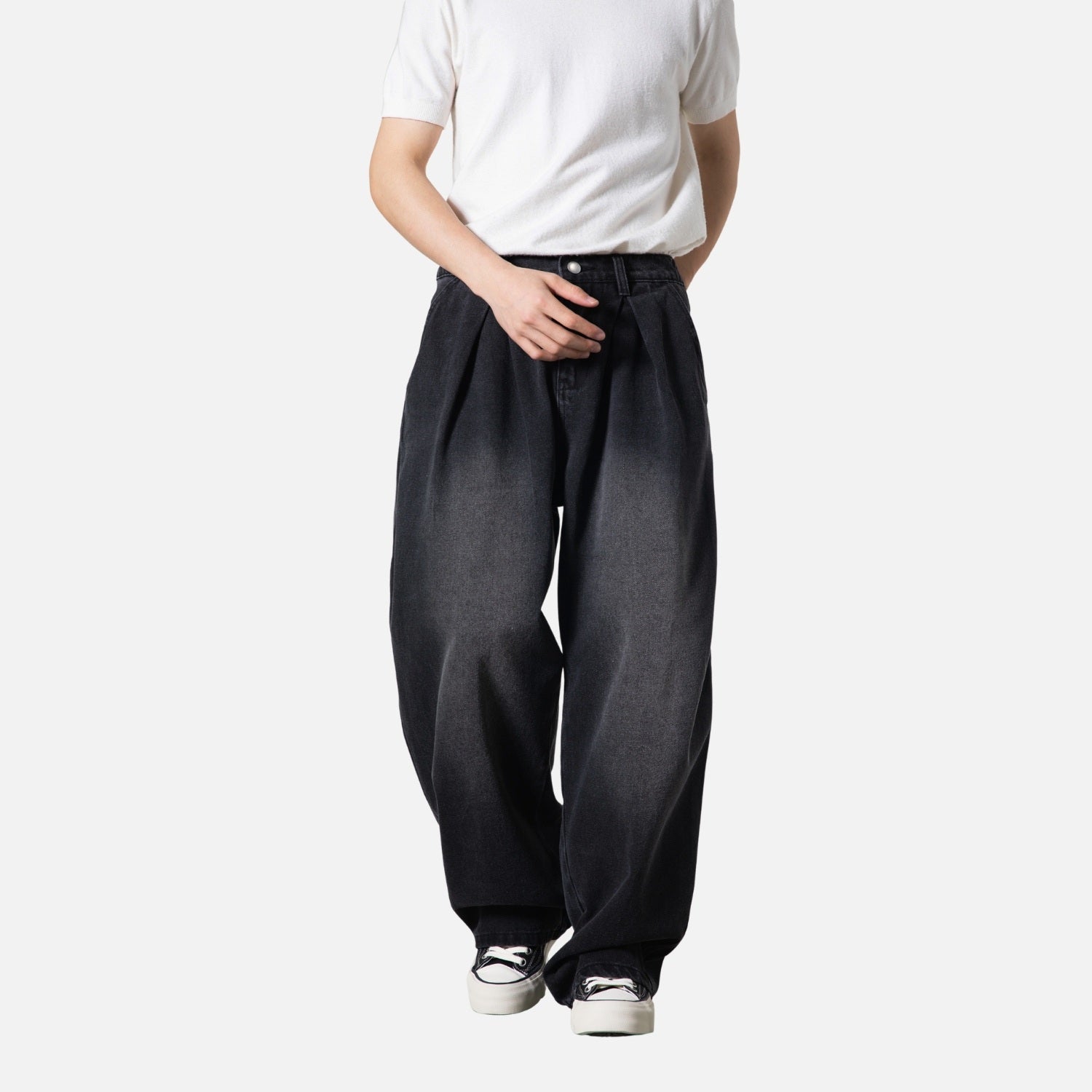Split-Pleated Washed Vintage Jeans