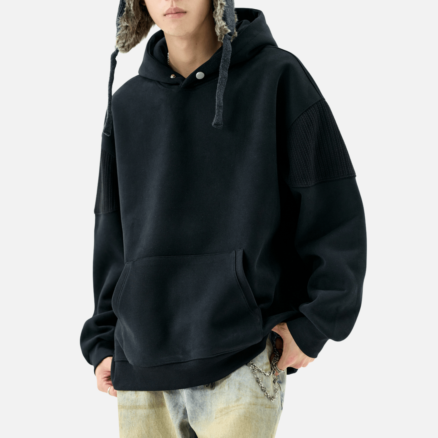 Sudadera minimalista con bolsillo