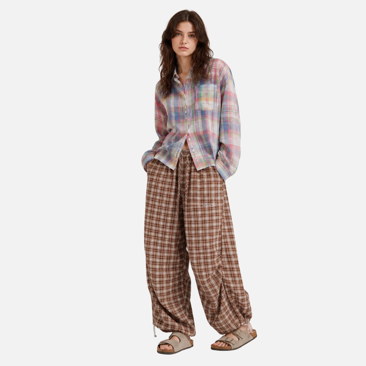 Pantalon ample et décontracté à carreaux, à coupe inclinée