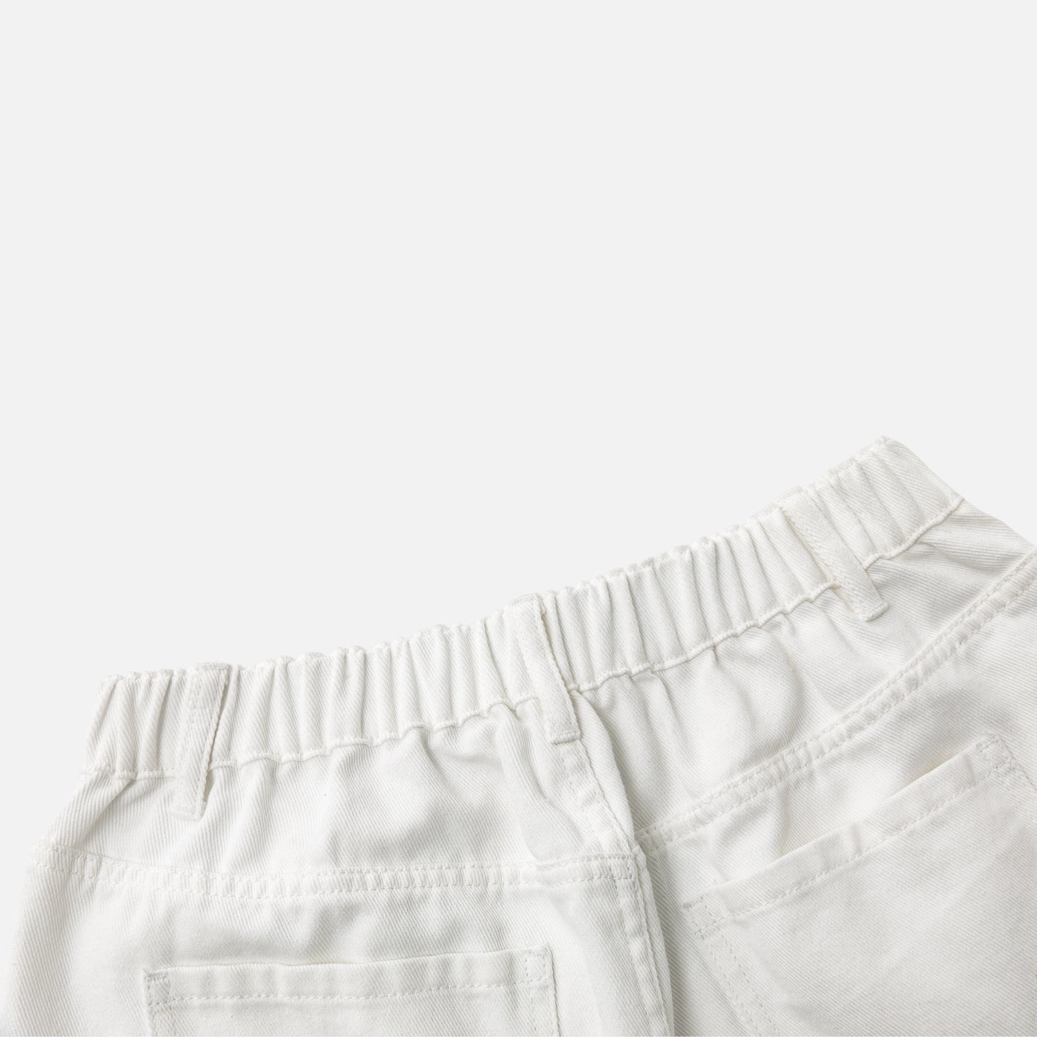 Pantalón corto cargo de sarga texturizada