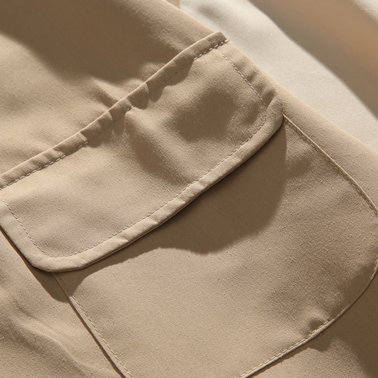 Moderner Colorblock-Pullover