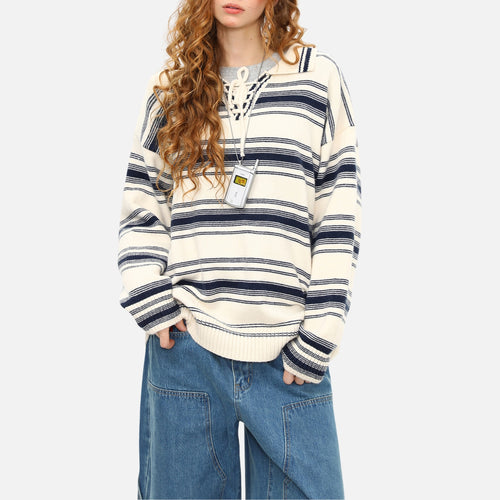 Maglione polo in stile college con cravatta a righe