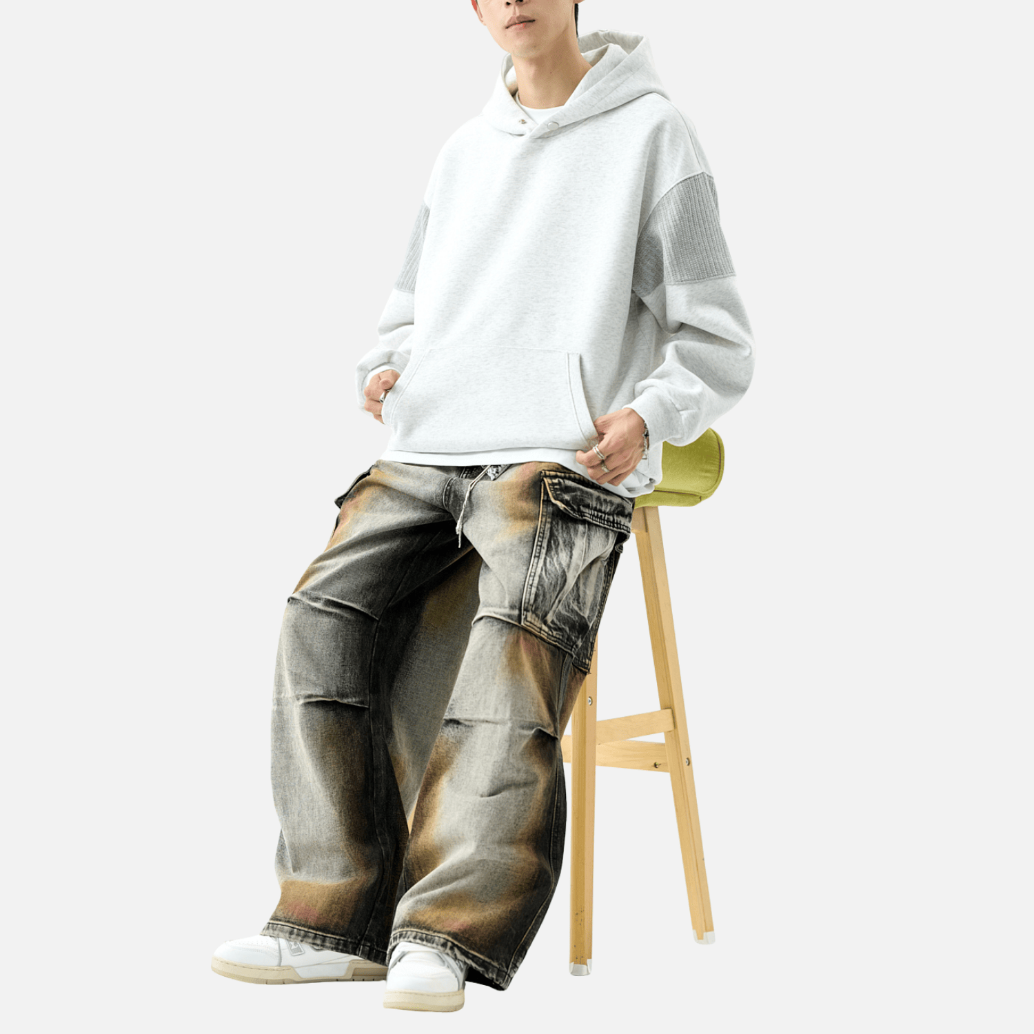 Sudadera minimalista con bolsillo