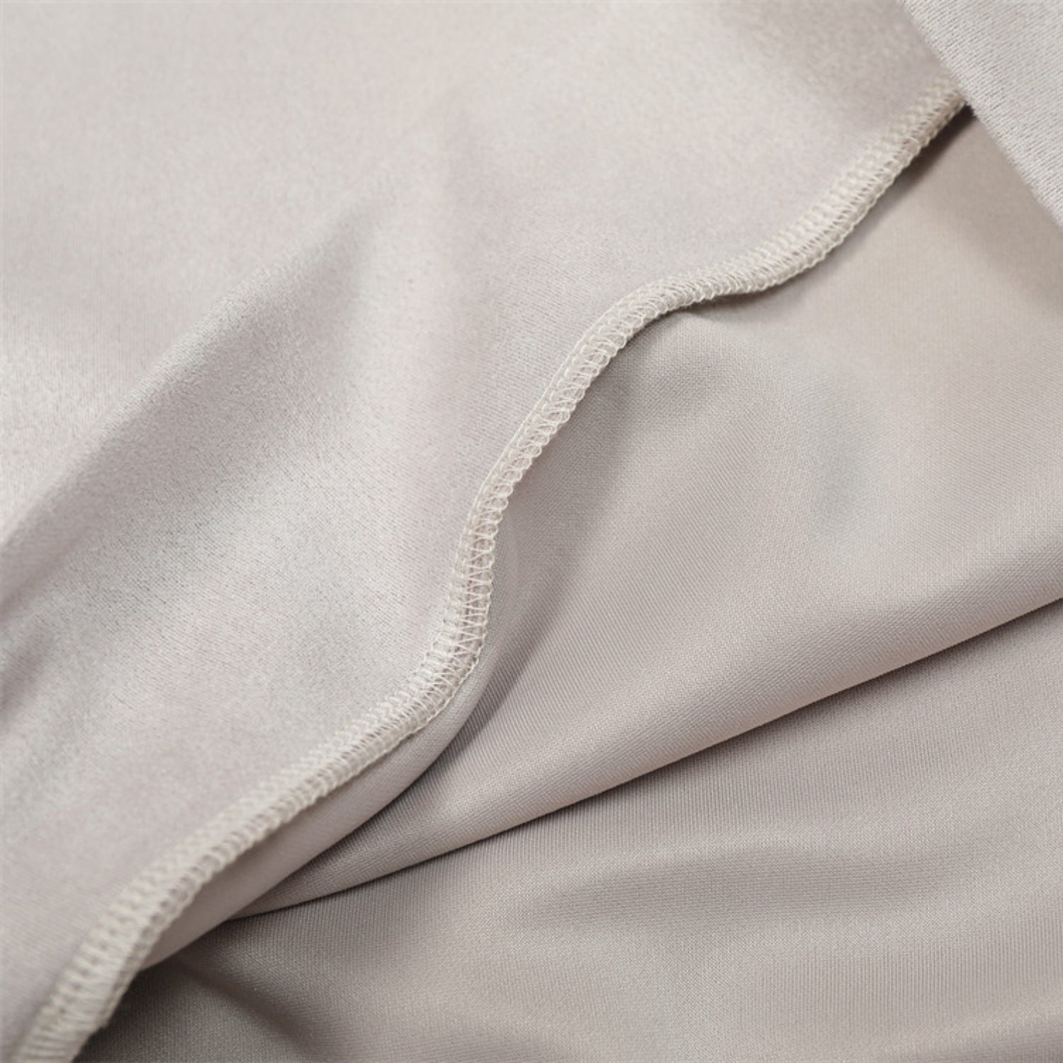 Sudadera de cuello redondo con línea de contorno