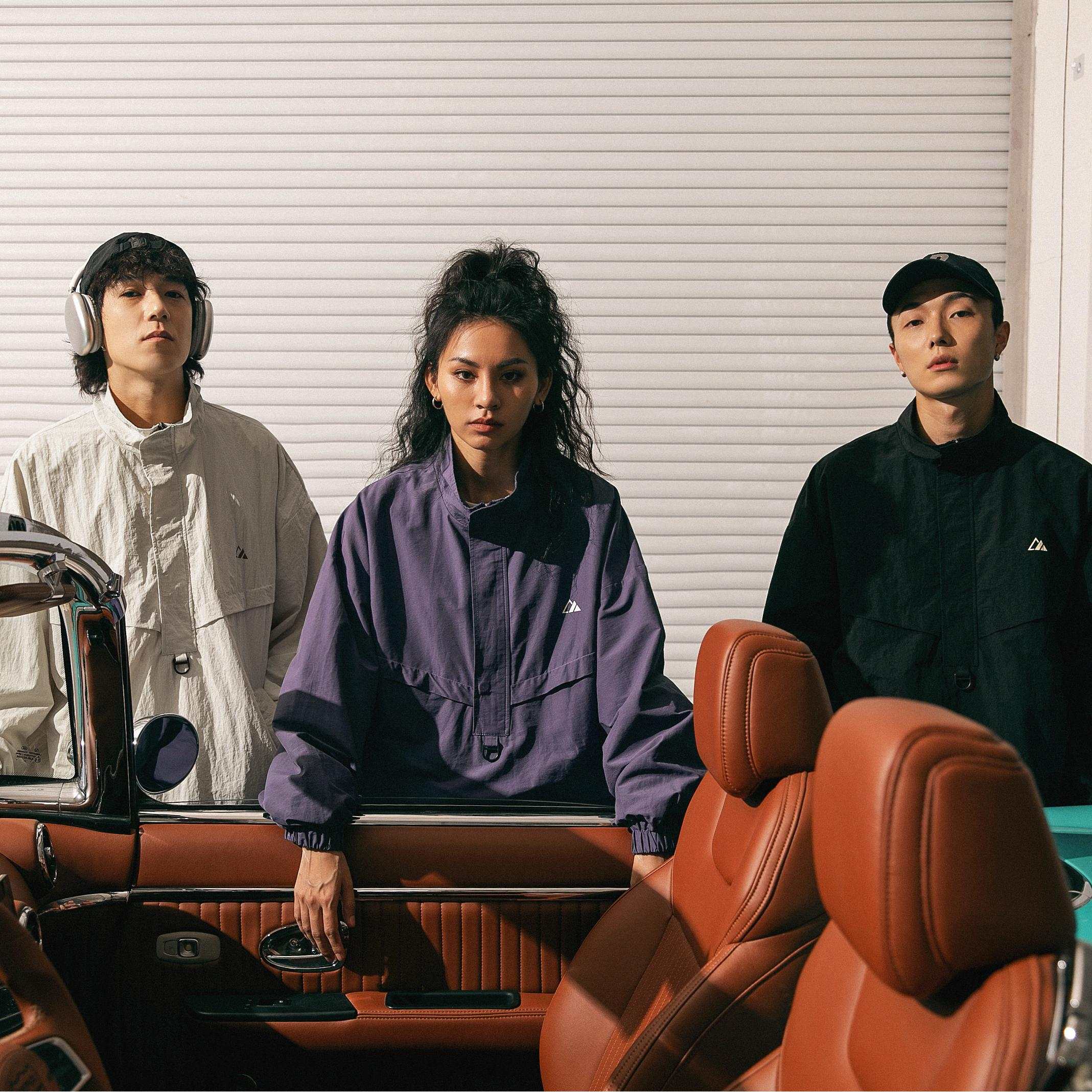 Chaqueta táctica impermeable con textura y media cremallera