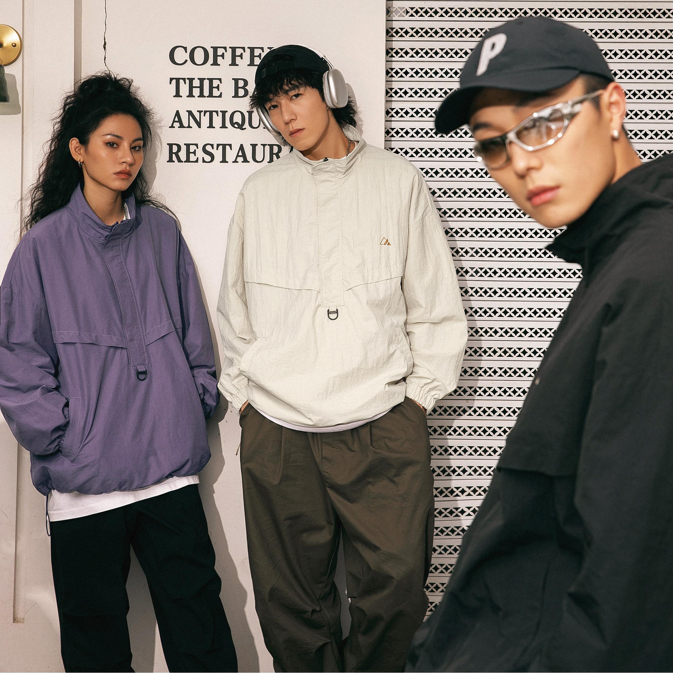 Chaqueta táctica impermeable con textura y media cremallera