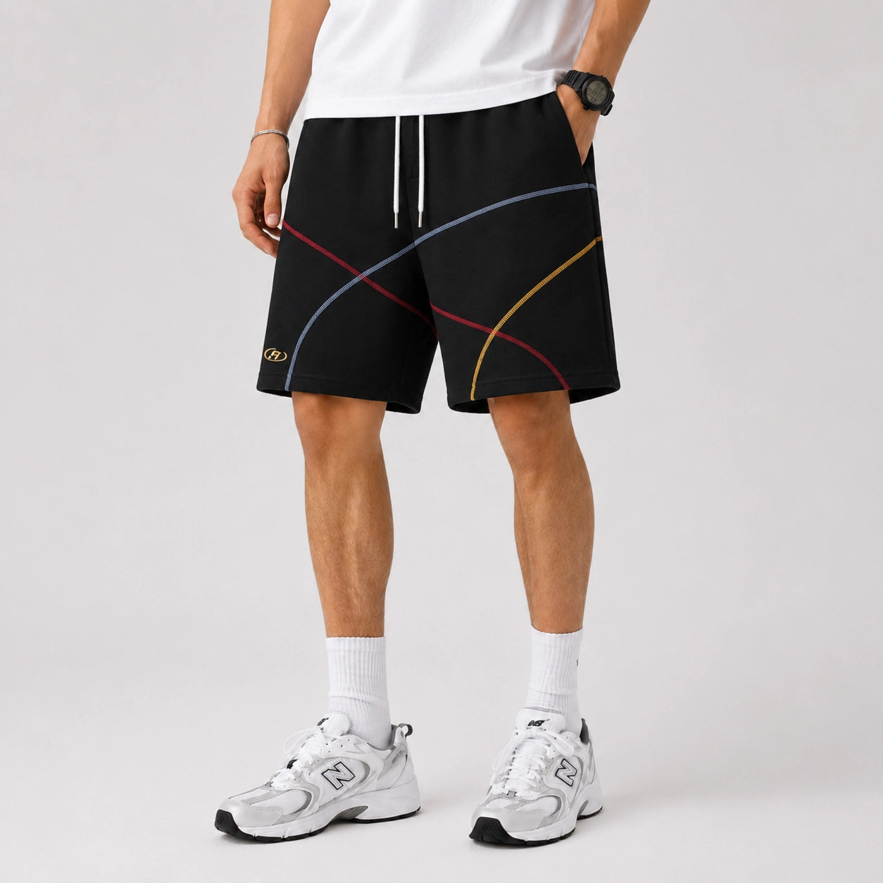 Shorts mit Kontrastnähten