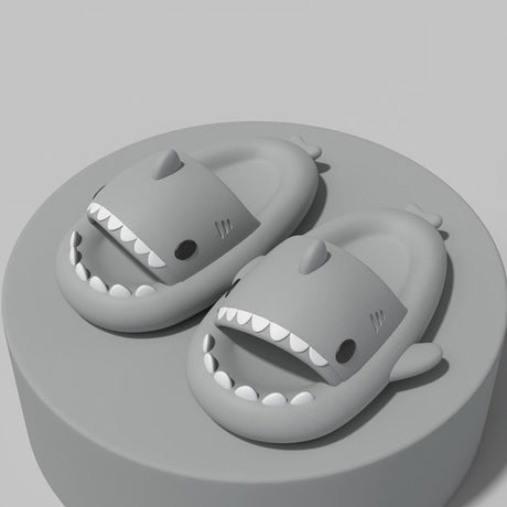 Toboganes gruesos en forma de tiburón