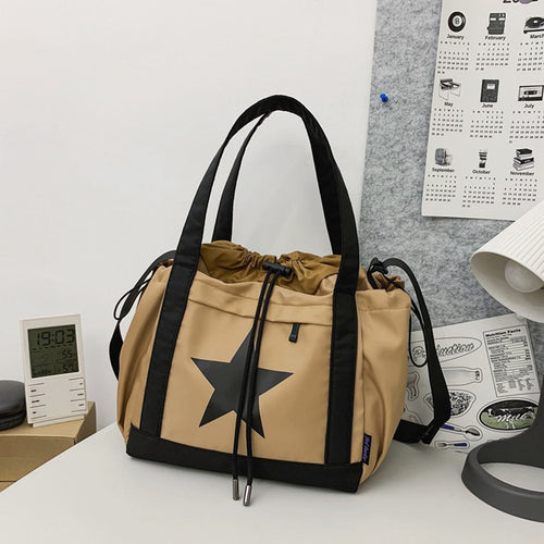 Oluolin Tasche im College-Stil mit Stern-Aufdruck