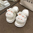 Sandalias decoradas de muñecas de dibujos animados de dos correas