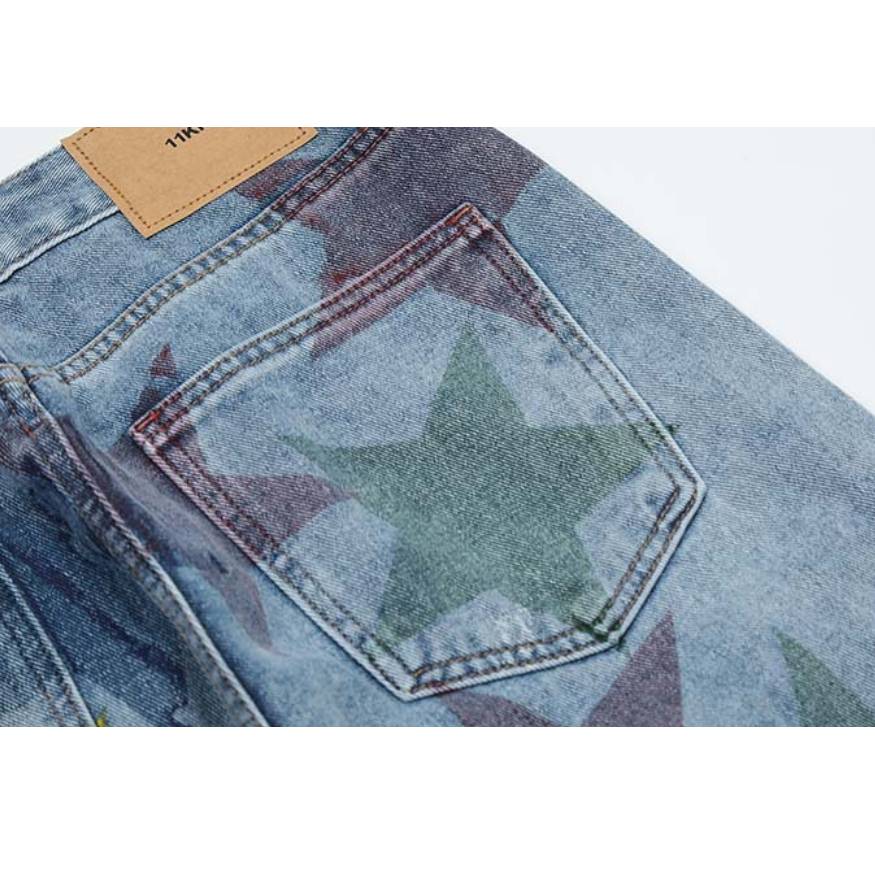 Coloridos jeans con patrón de pentagrama